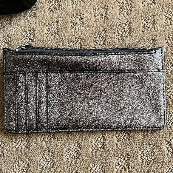 G.I.L.I Leather Camoflauge Crossbody Bag with Wallet - Picture 11 of 16